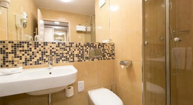 Трёхместный номер Standard с балконом Hotel Haliaetum - San Simon Resort