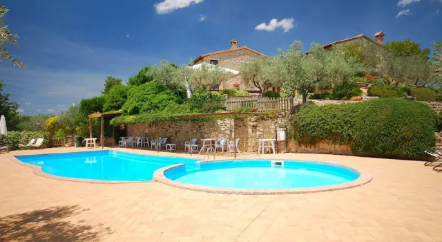 Holiday Apartment Petunia 1, Varaa Huoneisto Gualdo Cattaneo Umbria