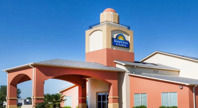 Двухместный номер Standard Days Inn & Suites by Wyndham Marquez