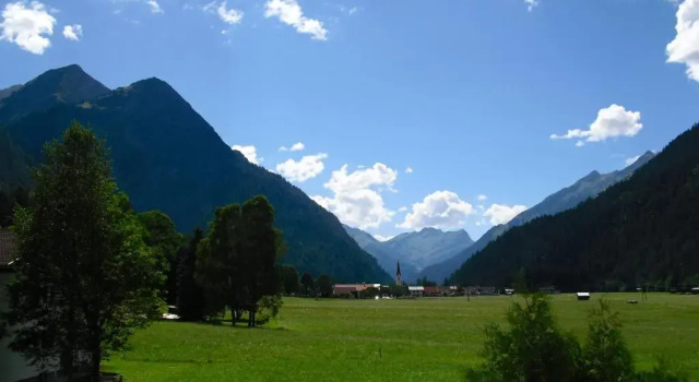 Апартаменты Ferienhaus Lechtaler Alpen