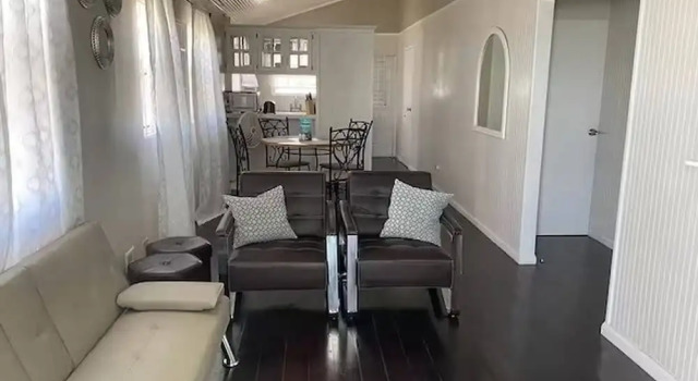 Коттедж Sheridan's Place - 1 Minute Walk to the Beach