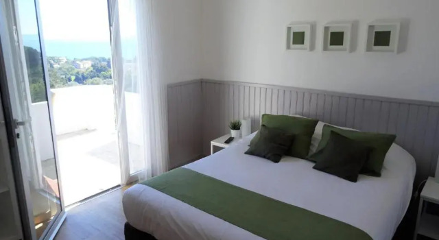Двухместный номер Standard с видом на море Azur Hotel