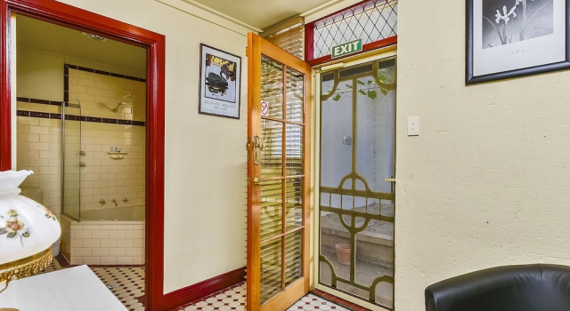 Люкс Standard с 2 комнатами Wyatt Guest House