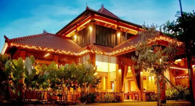 Suite Nyiur Resort Hotel