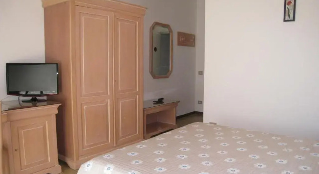 Трёхместный номер Standard с частичным видом Hotel Esperia