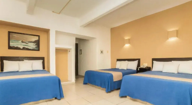 Трёхместный номер Standard Hotel Trianon