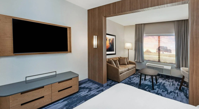 Двухместный люкс Fairfield Inn & Suites Houston Memorial City Area