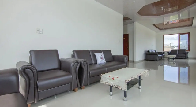 Aries Hotel by OYO Rooms, Rezerwuj Hotel Siborongborong Sumatra