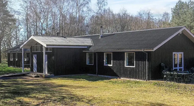 Коттедж 4 Person Holiday Park Home in Laeso