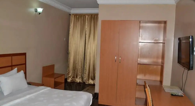 Номер Executive Gracious Hotel