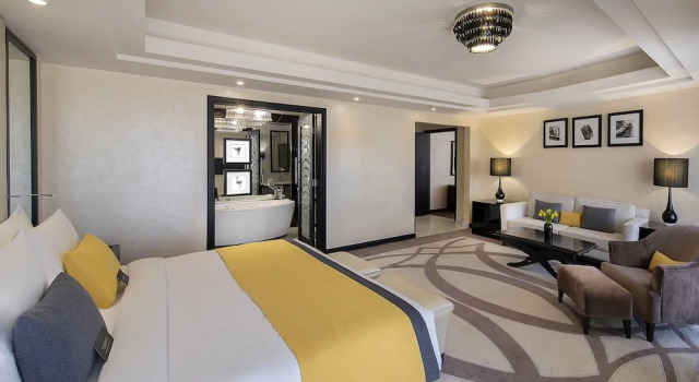 Люкс с гидромассажной ванной с 2 комнатами voco Riyadh by IHG