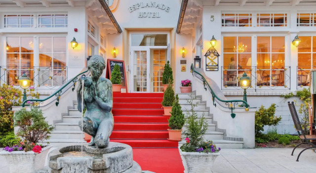 SEETELHOTEL Hotel Esplanade, Book Hotel Hotels in Usedom with a Pool, Swimming Pool