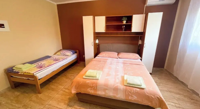 Apartment Combaj 3