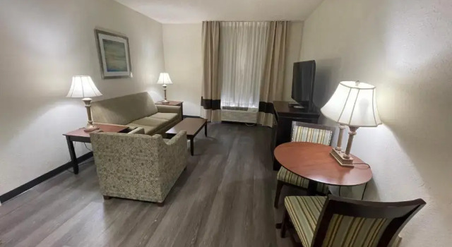 Четырёхместный люкс Comfort Inn Pinehurst - Southern Pines