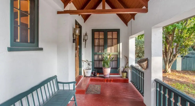 The Tudor Cottage, Buchen Sie Ferienhaus Southern Pines 