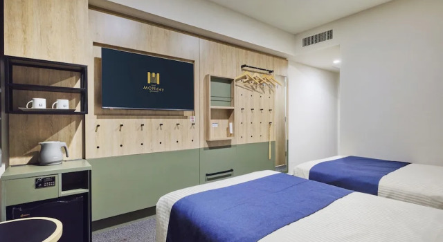 Двухместный номер с дополнительной кроватью Standard hotel MONday Premium Ueno Okachimachi