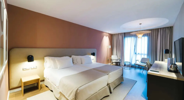 Семейный номер 2x2 Barceló Oviedo Cervantes