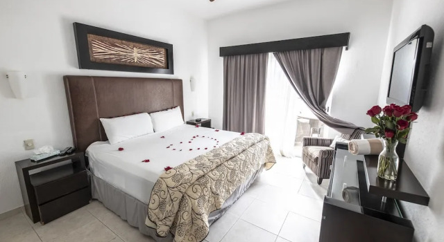 Penthouse Beach Holiday Private Jacuzzi Bbq Family Friendly Maid Service
