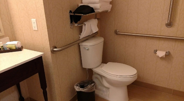 Четырёхместный номер Standard Best Western Plus Dayton Hotel & Suites