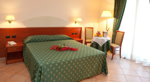 Hotel Tito Serranò