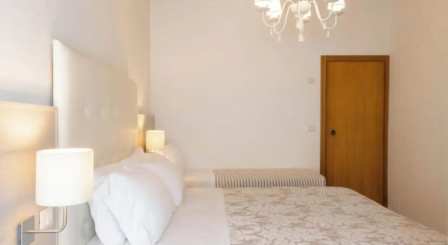 Трёхместный номер Standard с балконом и с частичным видом на море Hotel Alda B&B