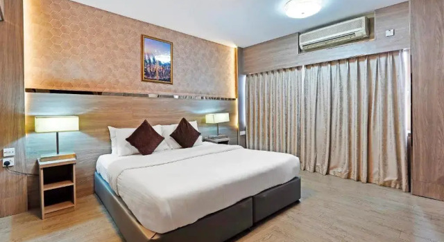 Четырёхместный номер Standard Trans World Hotel