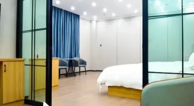 Люкс Rui Bai Yun Hotel (Xiaoyalang Wetland Park Branch) under the Home Inn
