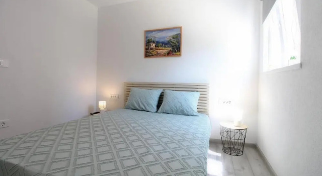 Cozy Apartment With Patio and Parking