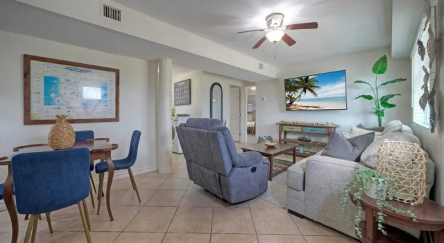 Seaglass Landing Private Pool, Cabana, & Near Port Aransas Beaches, Забронировать Отель Отели Порт-Аранзас 3 звезды, рядом с Leonabelle Turnbull Birding Center, 3*