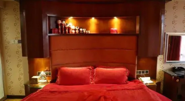 Люкс с видом на реку Rongjiang Hotel