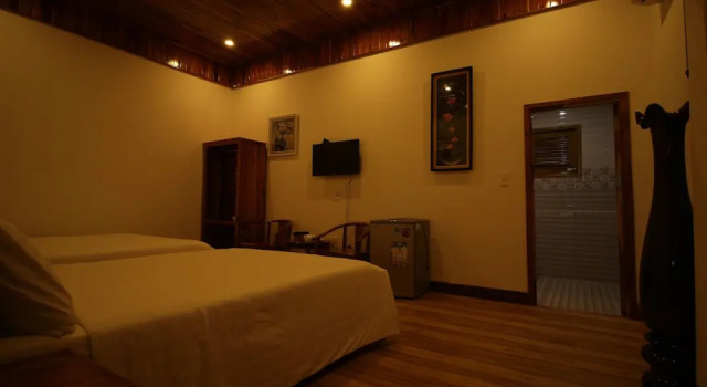 Трёхместное бунгало Deluxe с балконом ღ Y Nghia at Ong Lang Beach ღ Coastal Haven with Home Cooked Bungalows ღ