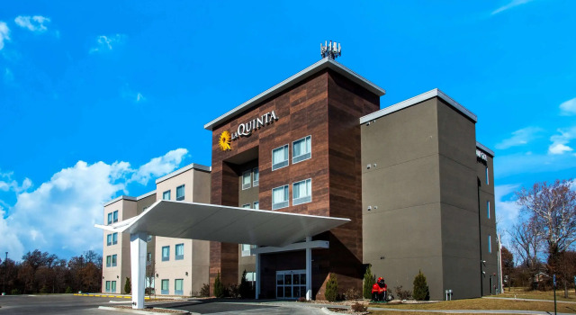 La Quinta Inn & Suites by Wyndham Pittsburg, Rezervați Hotel Pittsburg Kansas