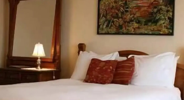 Rossmount Inn