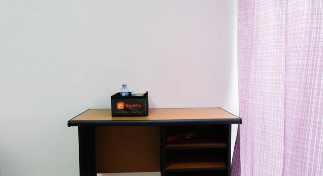 Minimalist Studio Skyline Apartment