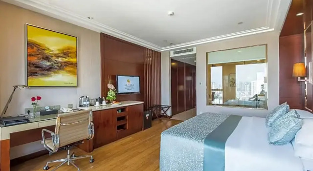 Номер Deluxe Golden Eagle Summit Hotel
