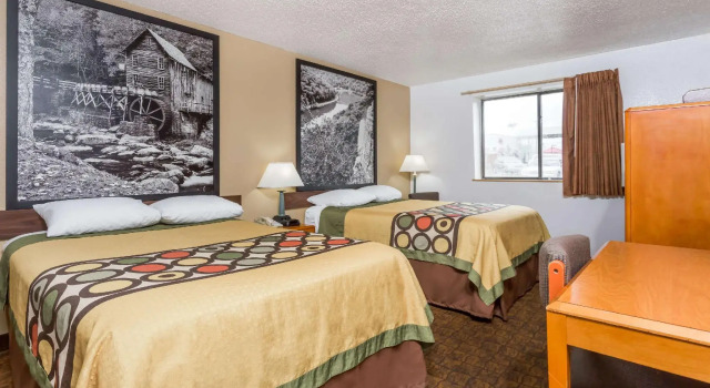 Четырёхместный номер Standard Super 8 by Wyndham Summersville - New River National Park