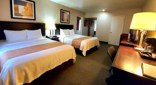 Четырёхместный семейный люкс Quality Inn & Suites Anaheim at the Park