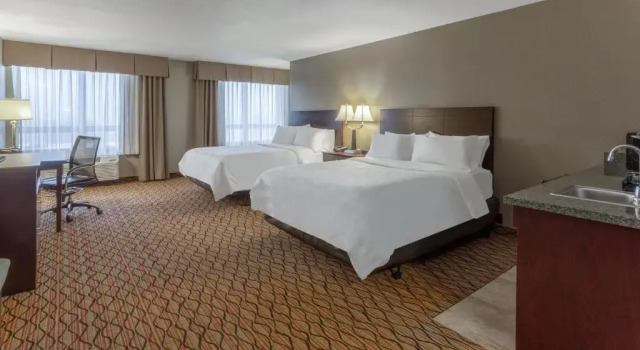 Четырёхместный номер Executive Holiday Inn Eau Claire South I-94 by IHG