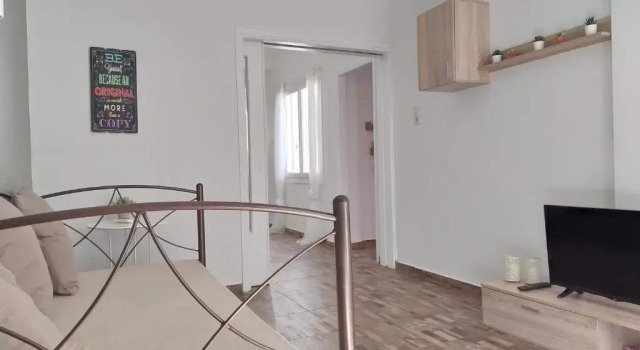 Athena's Home, Sunny Balkony 100m from metro!