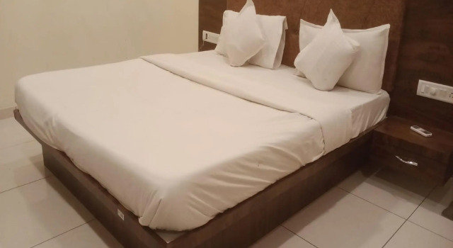 OYO 82285 Oxo Inn