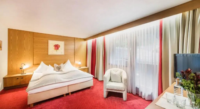 Номер Standard Мансарда с балконом Living & Spa Vitalhotel Edelweiss