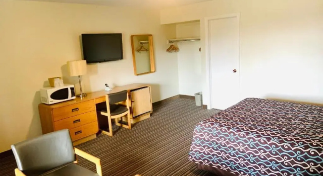 Двухместный номер Standard Toronto Lakeshore Hotel