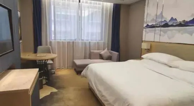 Люкс Vienna Hotel (Yizhou Sankeshu)