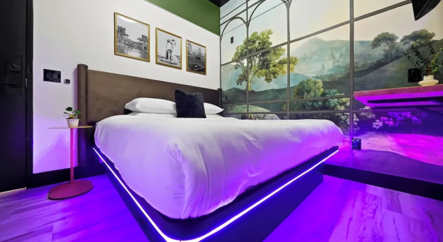 Люкс Superior The Neon Elm Hotel