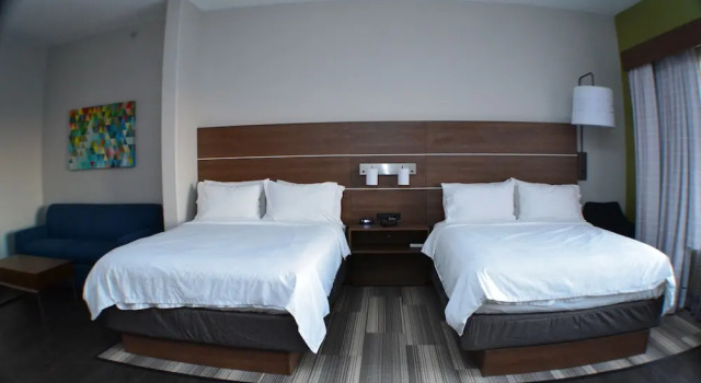 Четырёхместный люкс Holiday Inn Express Seguin by IHG