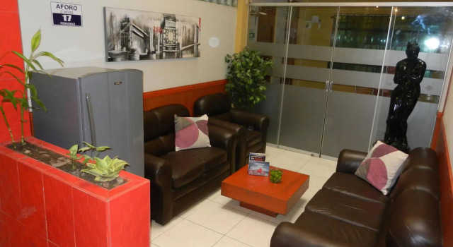 Hostal Colibri, Rezervovat Hotel 3hvězdičkové hotely v Lambayeque, 3*
