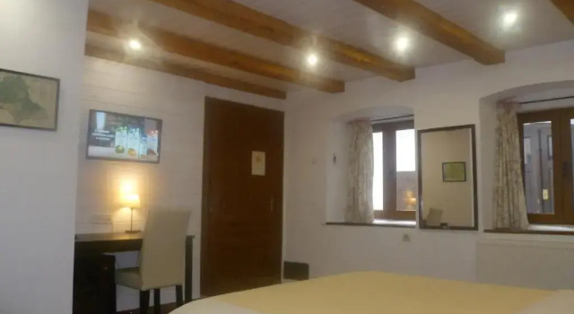 Guesthouse Postavarului, Забронировать Отель Недорогие отели Брашова, рядом с Brasov Christmas Market, недорого