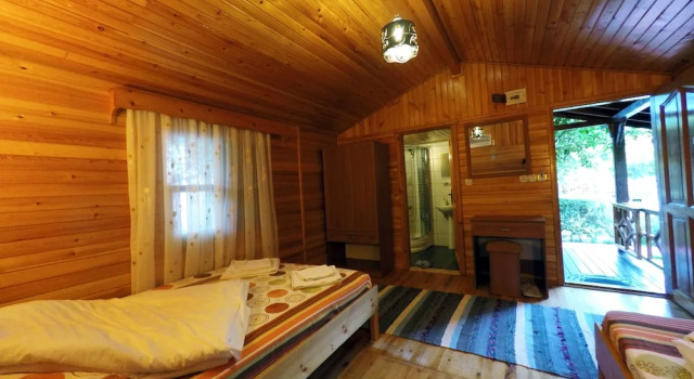 Трёхместное бунгало с балконом Baris Pension & Bungalows