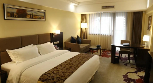 Jingshan Hoilday Hotel, Забронировать Отель Цзиньню Чэнду, рядом с Автобусный вокзал Chadianzi