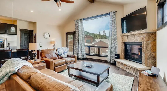 Alders 4br Renovated Townhome- Sleeps 11+ Kids Ski Free 4 Bedroom Condo by Redawning